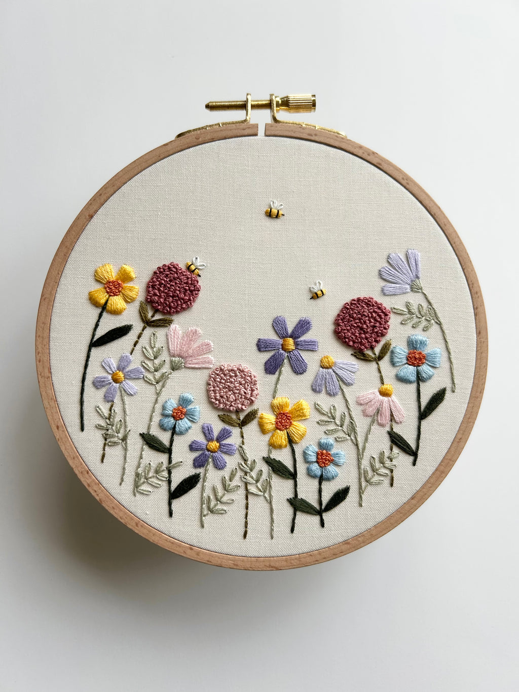 Floral Embroidery Pattern “Bee Garden” Beginner Friendly (PDF Download)